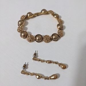Vintage Monet Gold-tone Cabachon Rhinestone Bracelet & Pierced Earrings Set